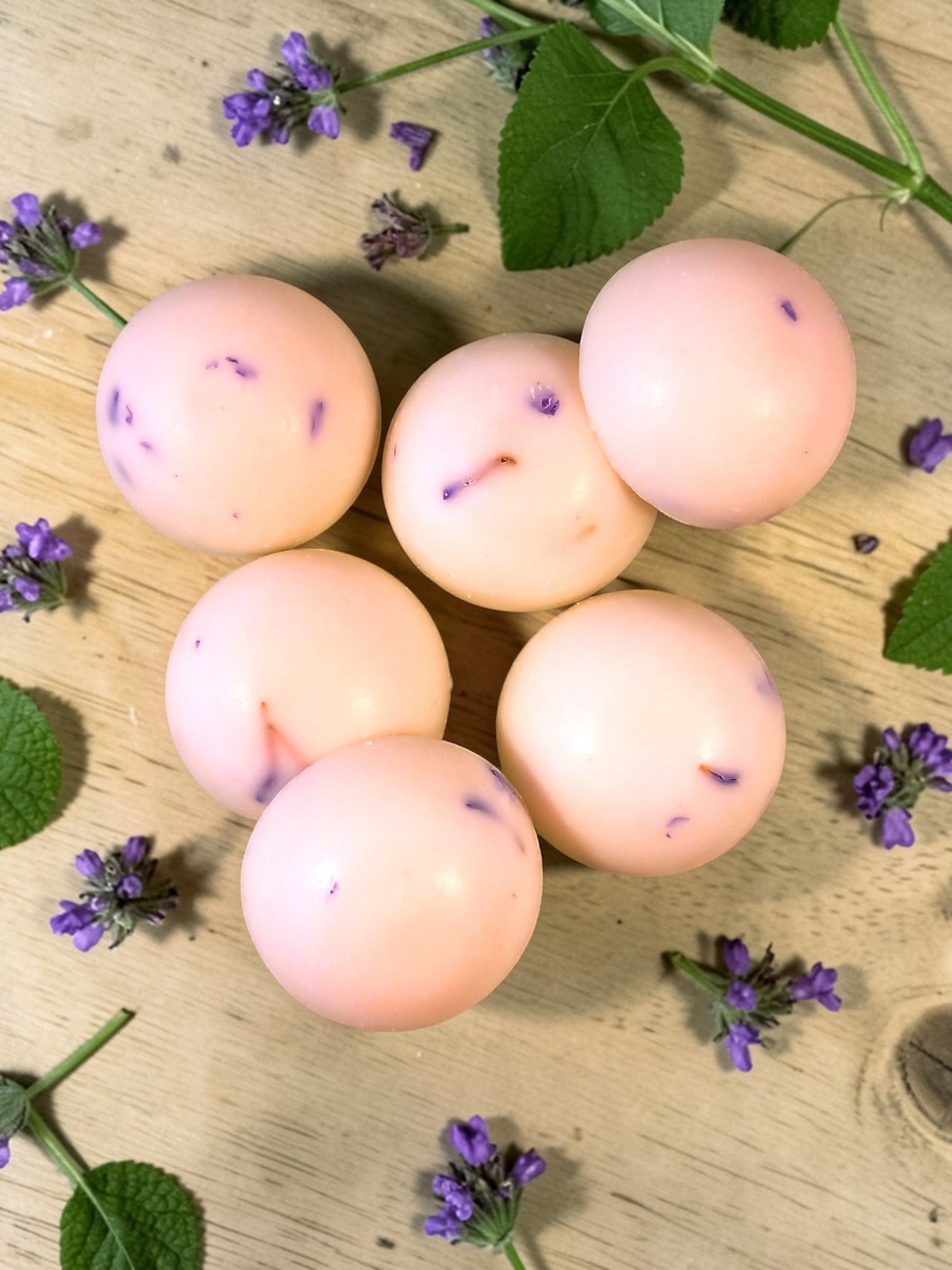 Violet and Linen Wax Melts